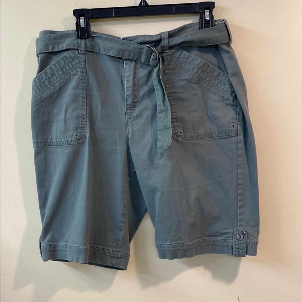 Gloria Vanderbilt Gray Shorts with belt khaki 12